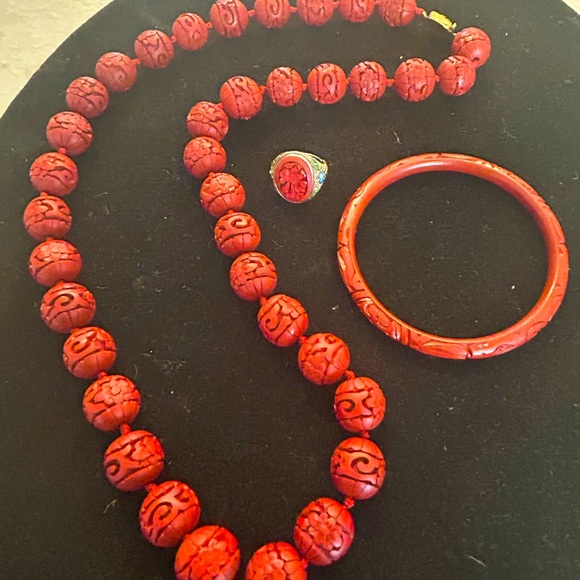 Vintage Chinese Cinnabar 4 Piece Set - Necklace, Bangle and 925 Ring & Earrings - Picture 13 of 15